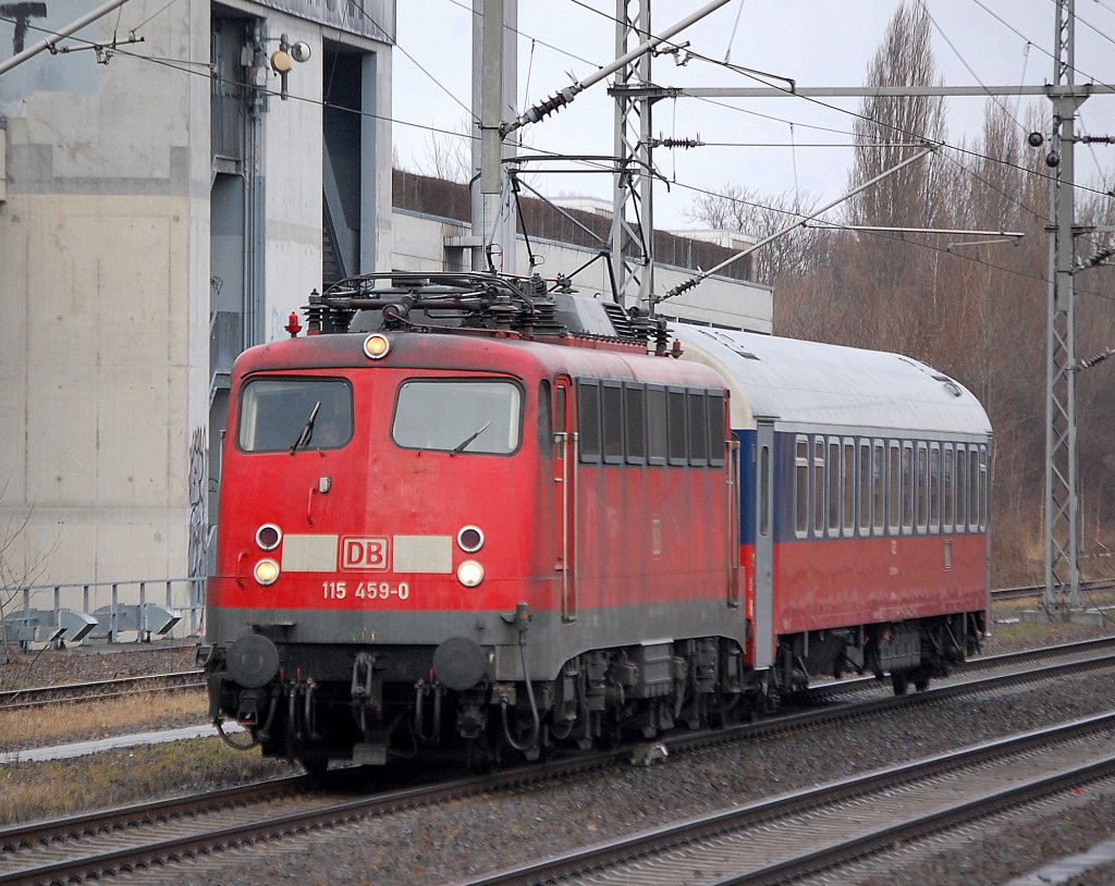 115 459-0 mit russischem Schlafwagen als PbZ Richtung Berlin Lichtenberg, 14.03.10 Berlin Landsberger Allee.