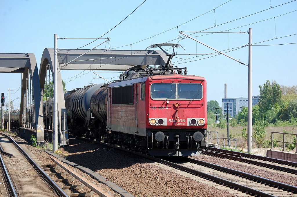 155 065-6 mit Kesselzug Richtung Innenstadt, 15.05.13 Berlin-Pankow.