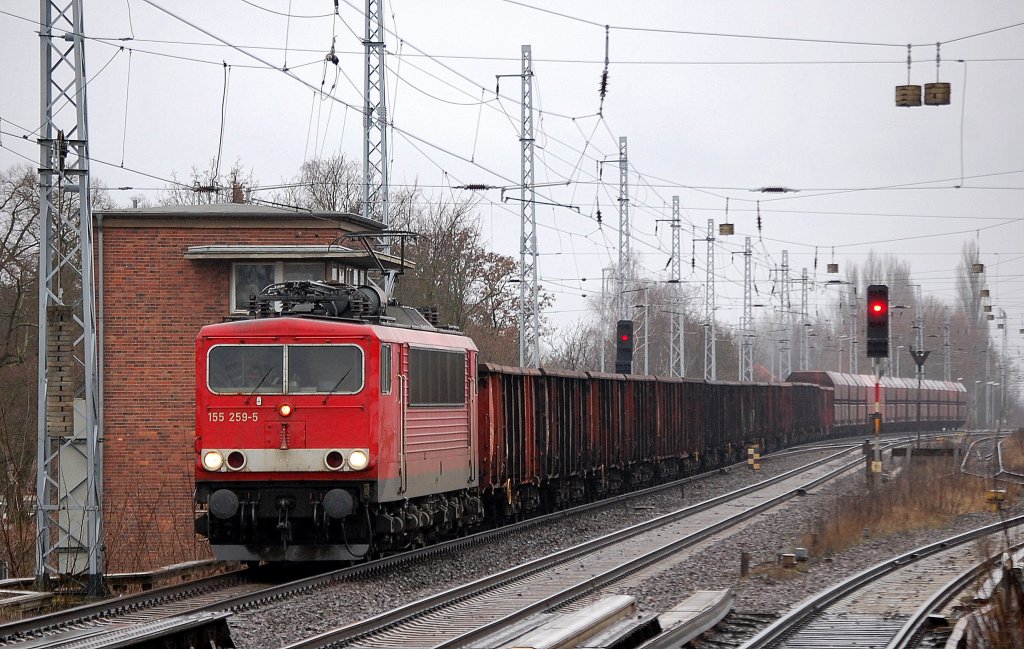 155 259-5 mit einem gemischten G�terzug Richtung Bernau, 12.03.12 Berlin-Karow.