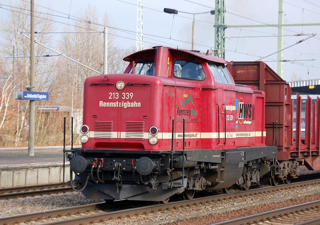 213 339 (MaK Bj.1966) am 09.02.11 auf einer �berf�hrungsfahrt am 09.02.11 Bhf. Flughafen Berlin-Sch�nefeld.