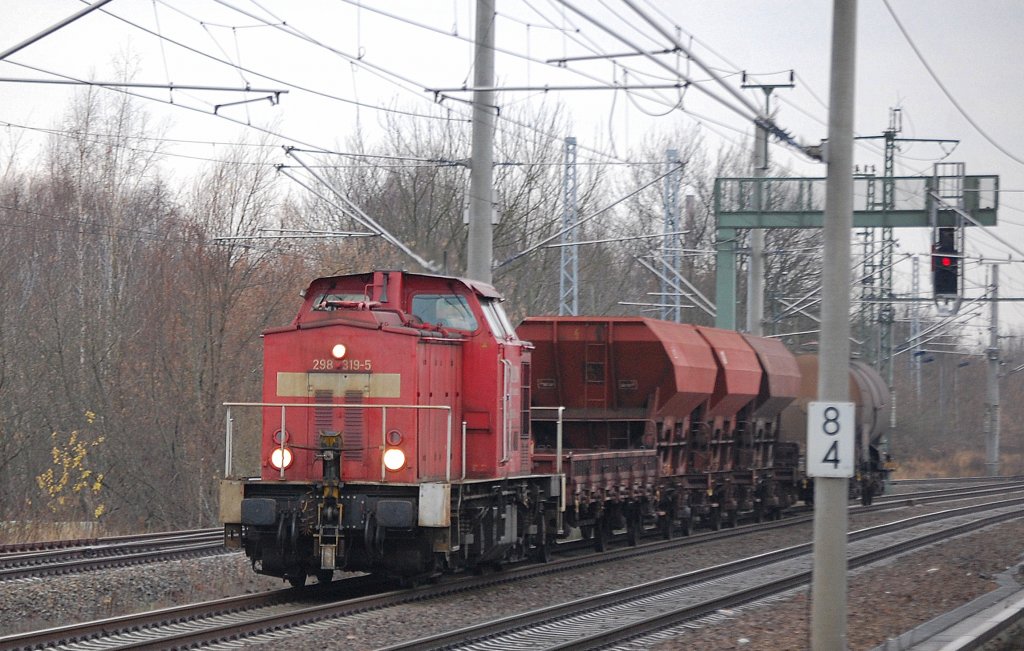 298 319-5 mit Kurzzug G�terwagen Richtung Karower Kreuz Berlin, 27.11.12 Berlin-Blankenburg.