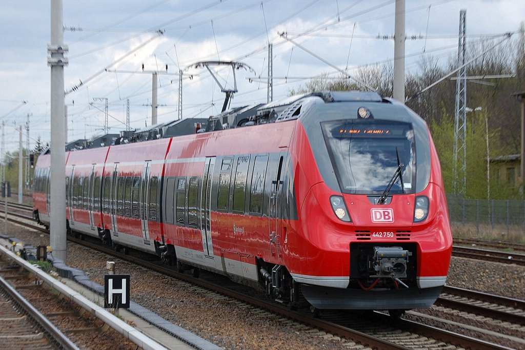 442 750 auf Testafhrt Richtung Berliner Innenstadt, 23.04.12 Berlin-Blankenburg. 