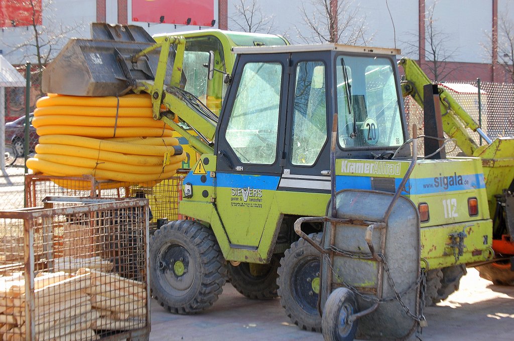 �lterer kleiner kramerALLRAD Radlader Typ? Nr.112? der Gartenbaufirma SIEVERS, 07.03.10 Baustelle N�he S-Bhf. Berlin Storkower Str.