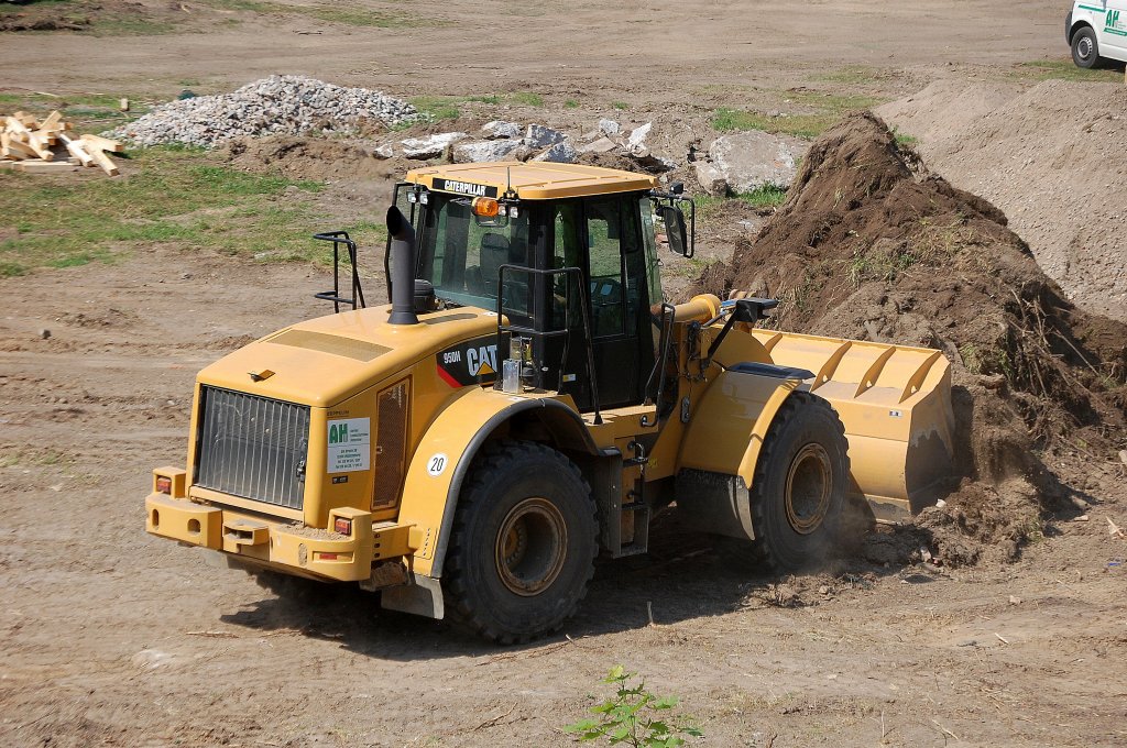 CAT 950H Radlader der Fa. AH am 22.05.12 Berlin-Pankow.