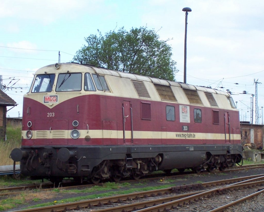 Damals an LOCON verliehen die MEG 203 (92 80 1228 503-9 D-MEG, Bj. 1968), inzwischen abgestellt, Berlin-N�ldnerplatz N�he Bhf. Berlin-Lichtenberg, 11.04.07 
