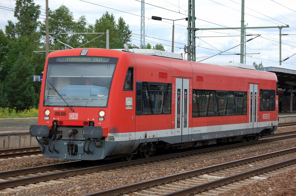 DB 650 024-2 aus Baden-W�rtenberg war zur Inspektion auf St�ckvisite im Stadler Werk Berlin-Pankow und war gerade auf der R�ckfahrt, 20.07.12 Bhf. Flughafen Berlin-Sch�nefeld.