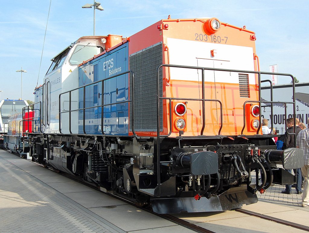 Diese 1974 gebaute V100 203 160-7 (92 80 1203 160-7 D-NBEG), zeitweise ETCS-Testlok und bei der MWB im Einsatz, jetzt an den Logistiker THALES Signaling Solutions GmbH vermietet, eine von ALSTOM umger�stete Lok im Besitz der Nordbayerischen Eisenbahngesellschaft mbH, Messelok InnoTrans 2010, 24.09.10 