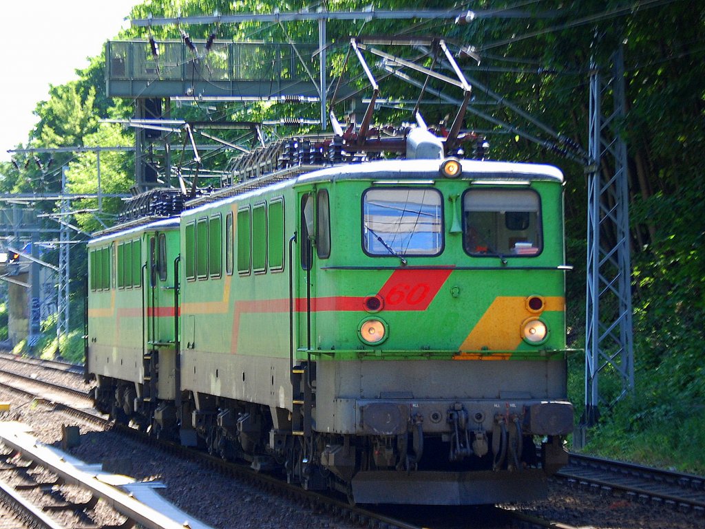 Doppeltraktion mit EGP Lok 60 (91 80 6142 128-0 D-EGP) + EGP Lok 61 (91 80 6142 118-9 D-EGP) am 25.05.12 Berlin Sch�nhauser Allee. 