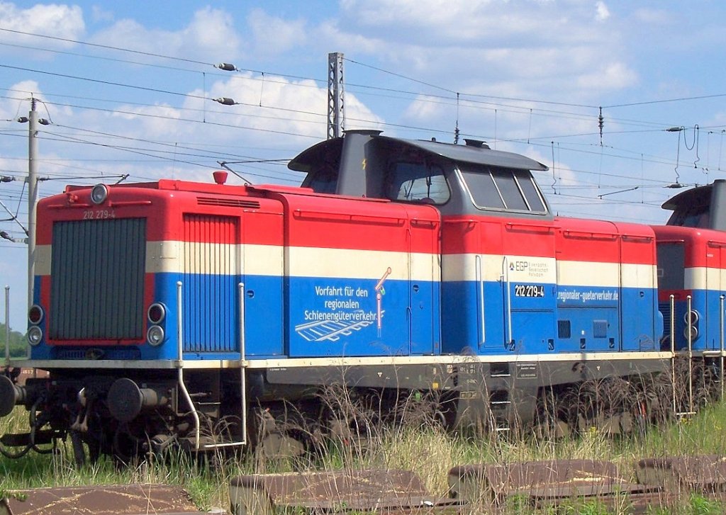 EGP 212 279-4 (92 80 1212 279-4 D-EGP, MaK Bj.1965) noch in alter Lackierung am 06.05.07 Gbf. Wustermark/Elstal.