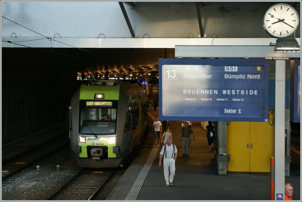 Ein  L�tschberger  als S 51 in Bern.
29.04.2012
