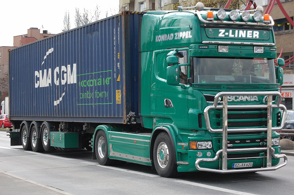 Ein Z-LINER von KONRAD ZIPPEL mit Standard SCANIA R420 Zugmaschine mit Containertr�ger, trotzdem ein prachtvoller Anblick, 10.04.12 Berlin-Beusselbr�cke.  