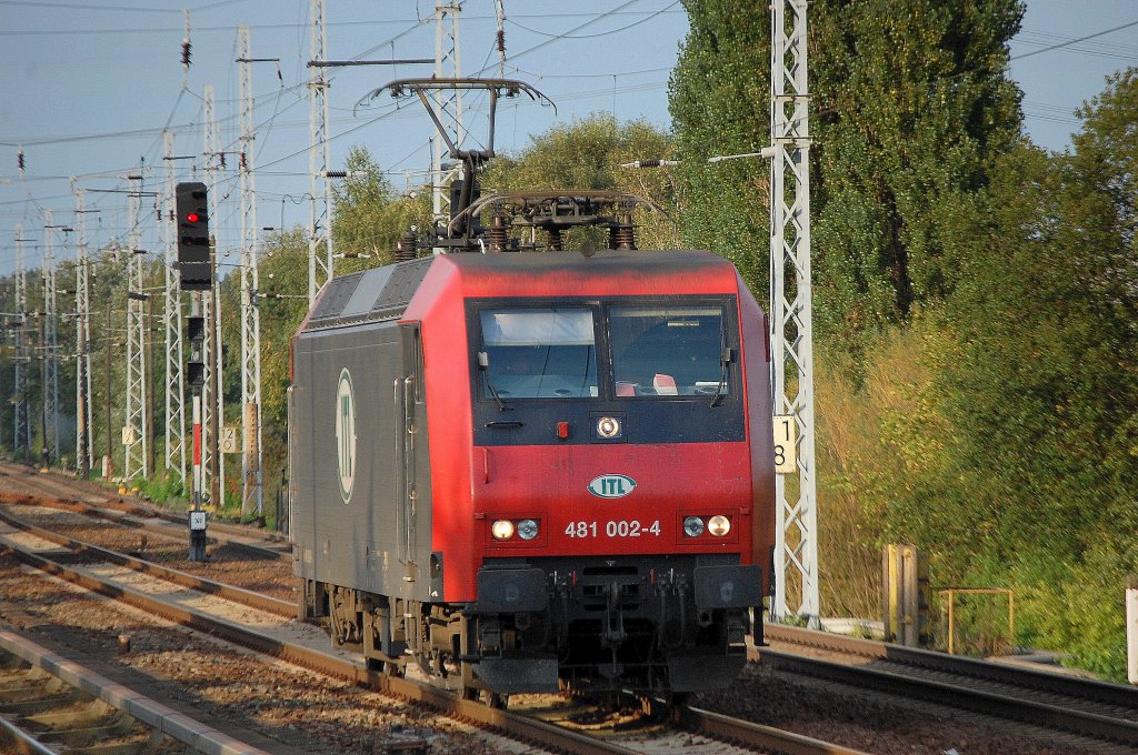 Eine von den damaligen SBB Cargo Re 481 indent. BR. 145 von MRCE an ITL verliehen 481 002-4 (ADtranz, Bj.2000) am 11.09.09 auf Leerfahrt Berlin-Karow.