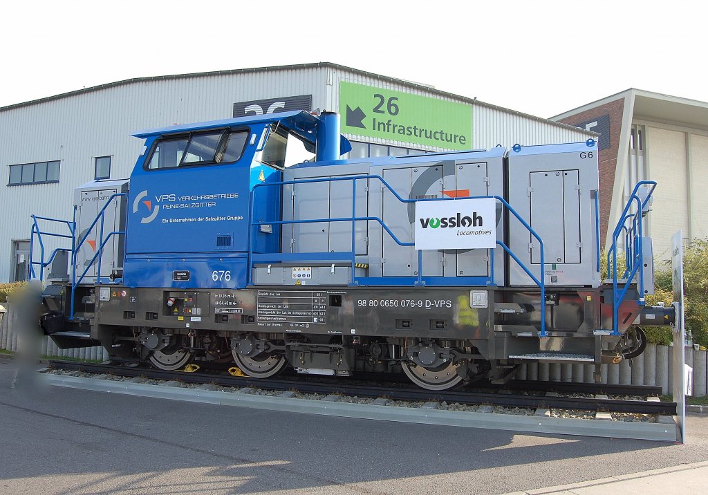 Eine kleine G6 von Vossloh an die VPS in Salzgitter vermietet, dort die Nr. 676 (98 80 0650 076-9 D-VPS, Vossloh Bj.2010) als Messelok auf der InnoTrans 2010, 23.09.10