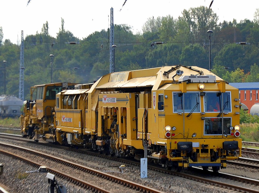 Gleisbauzug mit der Stopfmaschine P&T UNIMAT 09-32/4S + der Schotterplaniermaschine der Deutschen Plasser SSP 110 SW am 05.09.08 Berlin Greifswalder Str. Richtung Bornholmer Str. Berlin.