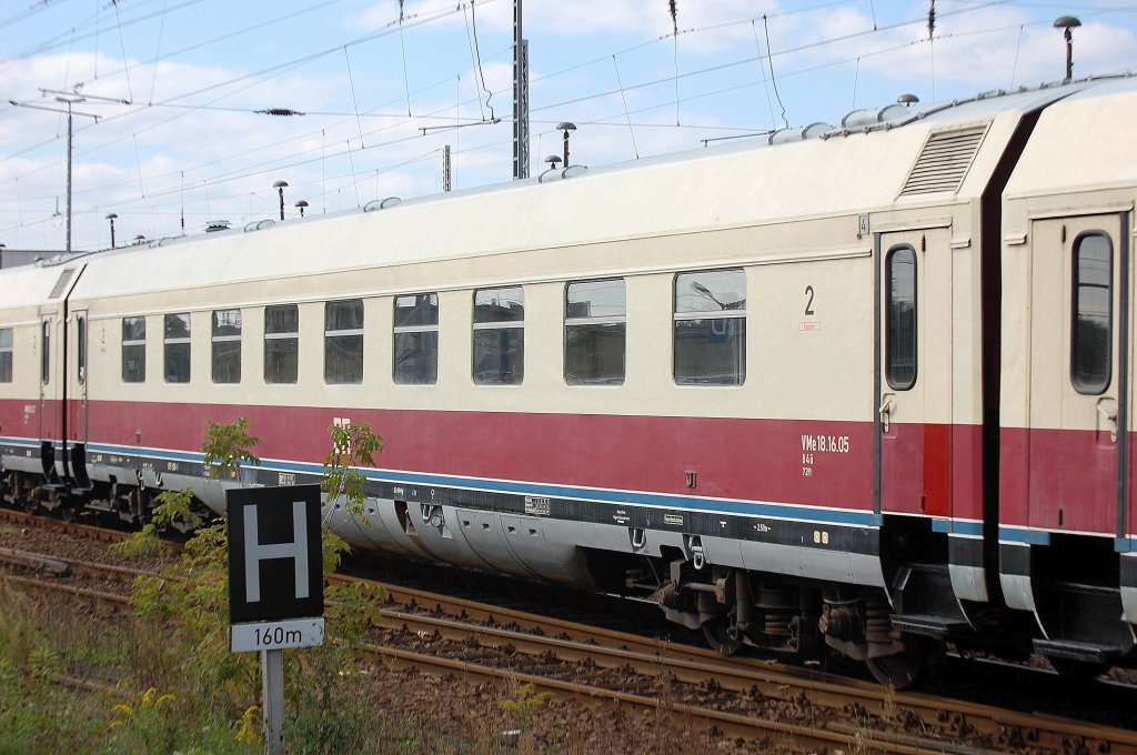 Hier der 2.Klasse Wagen des SVT 175, der VMe 18.16.05 B4� 72Pl (G�rlitz, Bj.1968), 01.10.10 Bhf. Berlin-Lichtenberg. 