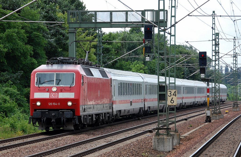 IC Nr.? �ber den Berliner Innenring mit 120 154-0 Richtung Berlin Hbf (tief) ca. 13:15 am 26.06.13 H�he Berlin-Jungfernheide.