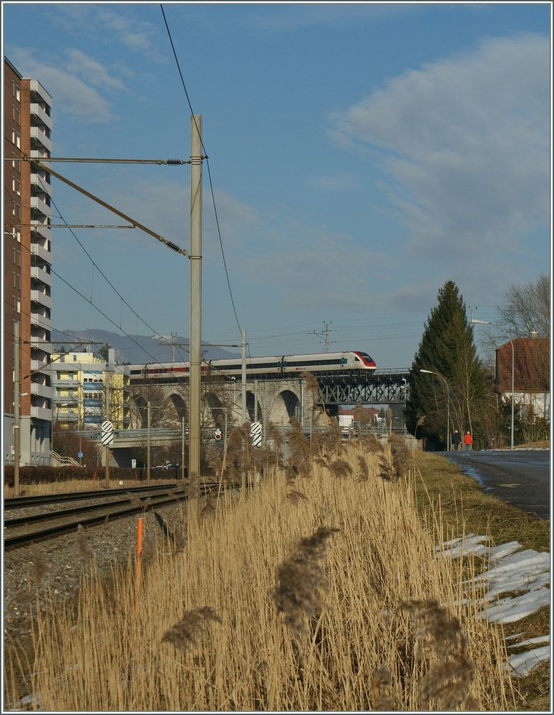 ICN auf dem M�sliviadukt in Grenchen.
24.Feb. 2012