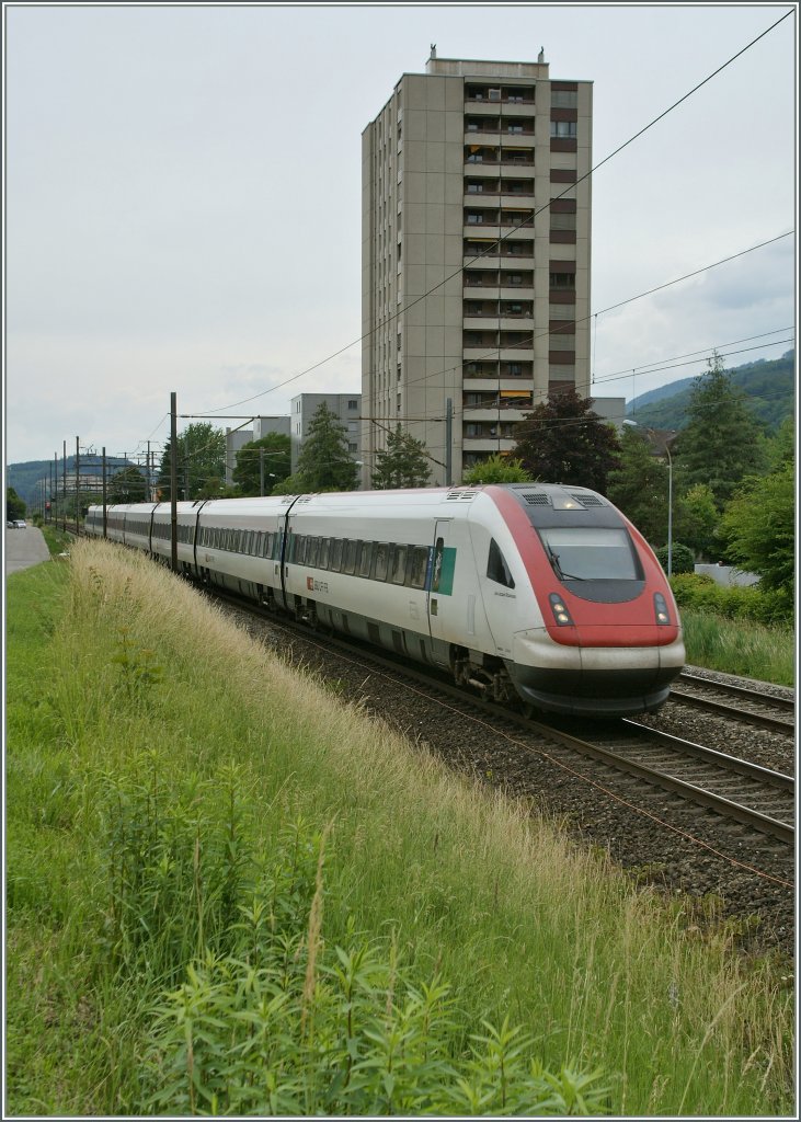 ICN Richtung Biel/Bienne bei Grenchen.
7. Juni 2011