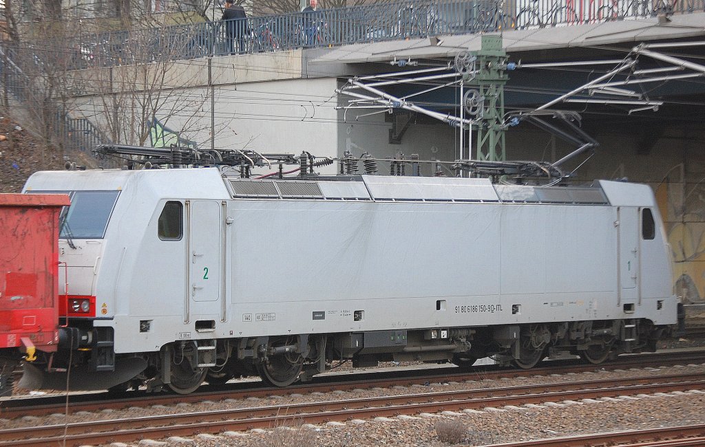ITL 203 / 186 150-9 (91 80 6186 150-9 D-ITL, Bj.2007) angemietet �ber CBRail am 25.03.10 mit Ganzzug offener G�terwagen Richtung Berlin-Spandau, Berlin-Beusselstr.