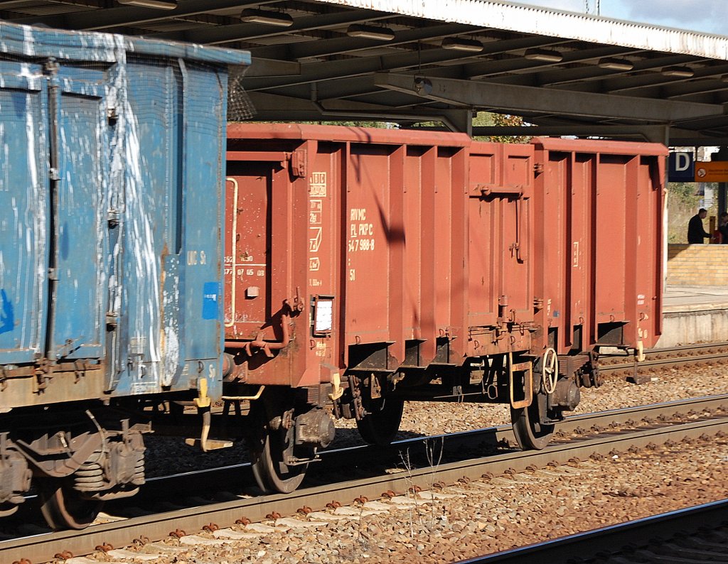 Kleiner offener G�terwagen mit zwei Rads�tzen der polnischen PKP Cargo, 13.10.11 Bhf. Flughafen Berlin-Sch�nefeld.
