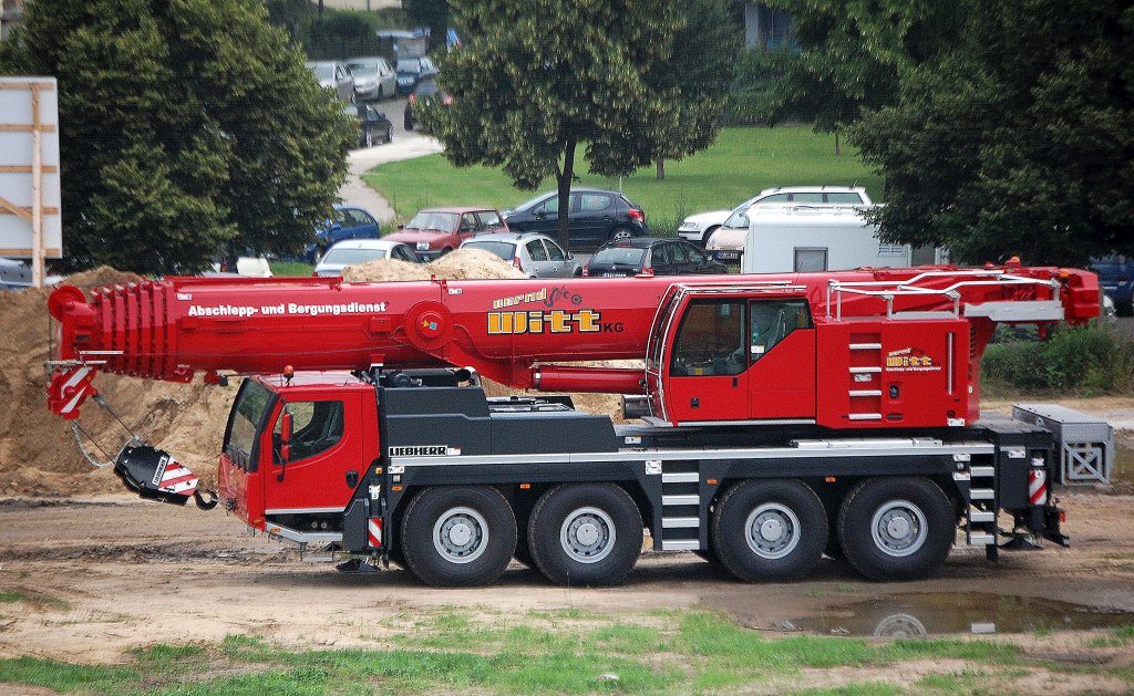 LIEBHERR LTM 1100-4.2 Fahrzeugkran der Fa. Bernd Witt KG (Abschlepp- und Bergungsdienst), 03.07.12 Berlin-Pankow.