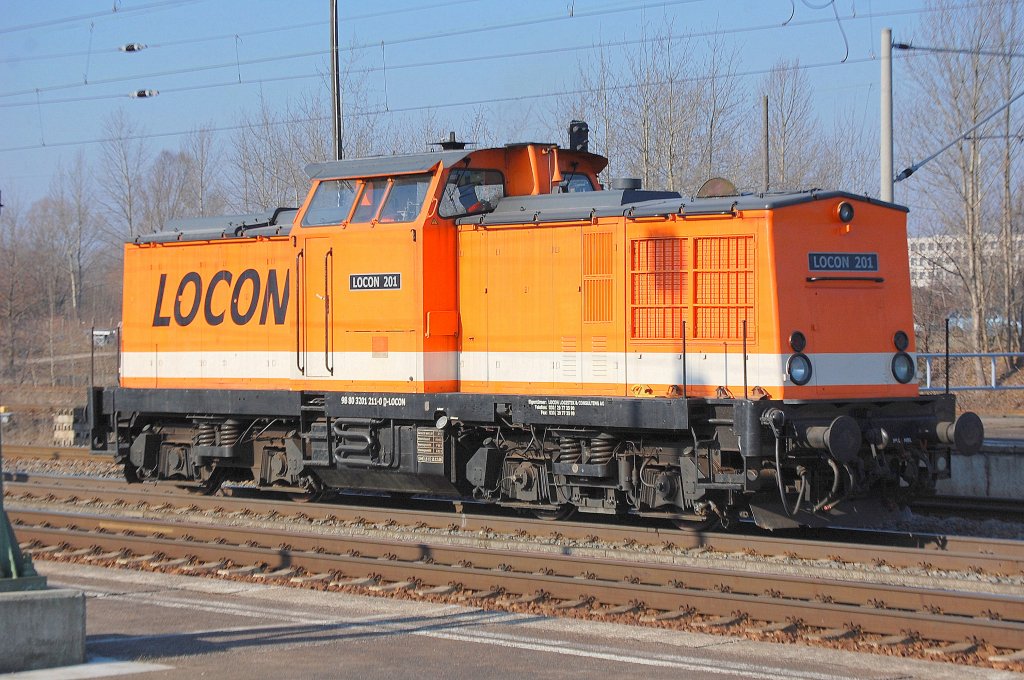 LOCON 201 (98 80 3201 211-0 D-LOCON), 22.02.11 Bhf. Flughafen Berlin-Sch�nefeld.