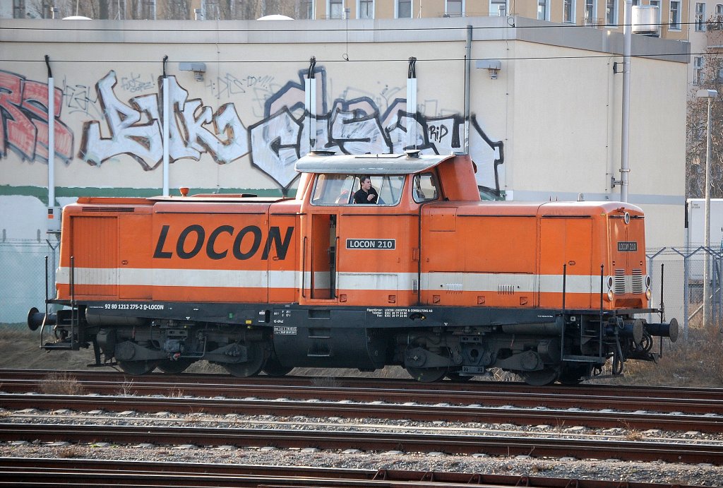 LOCON 210 (92 80 1212 275-2 D-LOCON, MaK Bj.1965) am 26.03.10 Gbf. Berlin-Moabit.