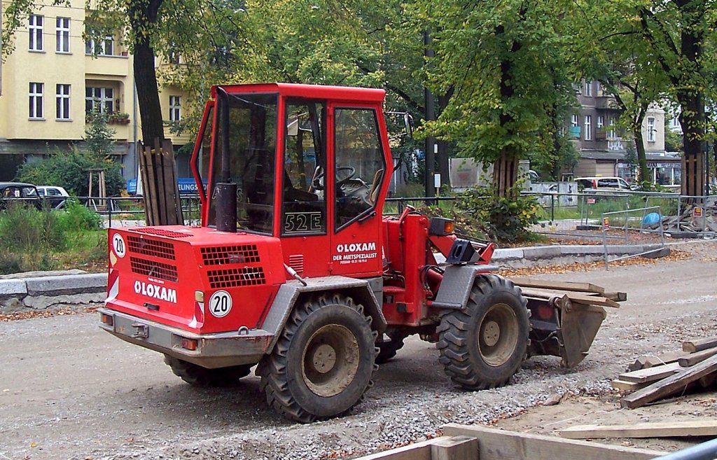 LOXAM Leasingbaumaschine, ein Radlader von ATLAS Typ AR52E am 04.10.07 Berlin Wisbyer Str.