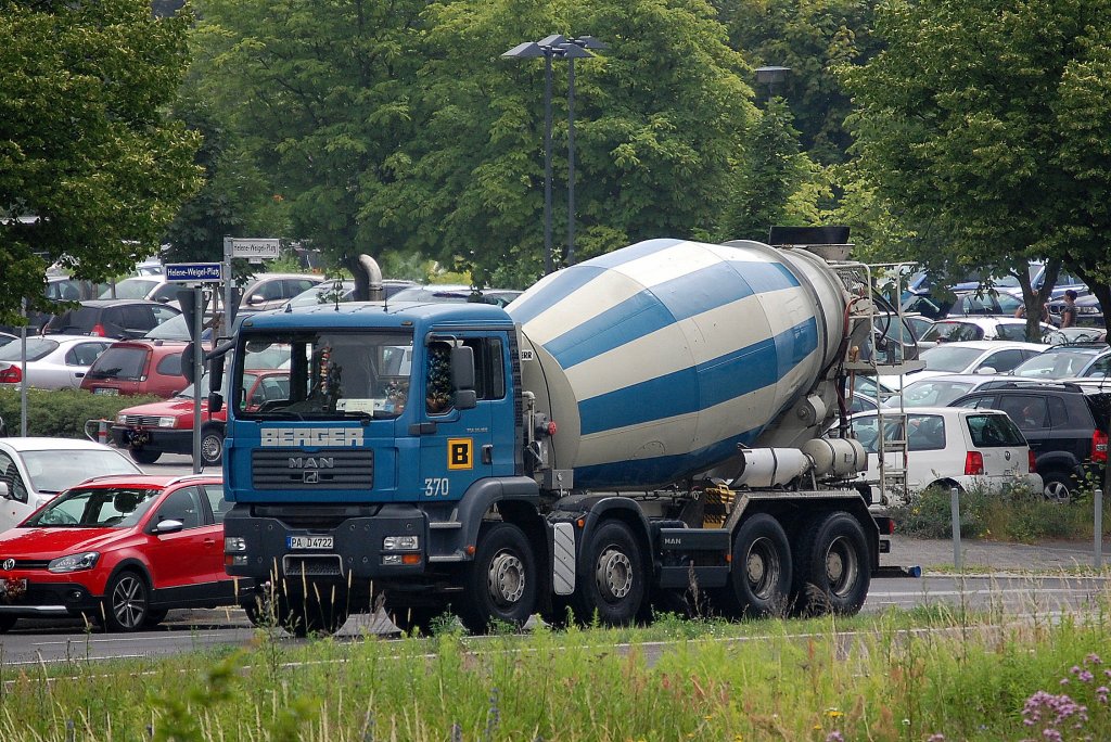 MAN TGA 32.350 Betonmischfahrzeug der Fa.BERGER, 04.07.13 Berlin-Marzahn