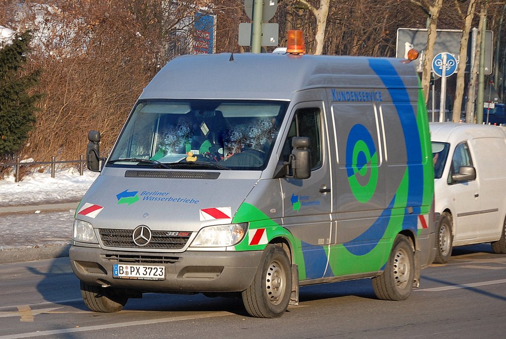 MB 316 CDI Sprinter Kundenservice Transporter der Berliner Wasserbetriebe, 25.01.10 Berlin-Pankow.