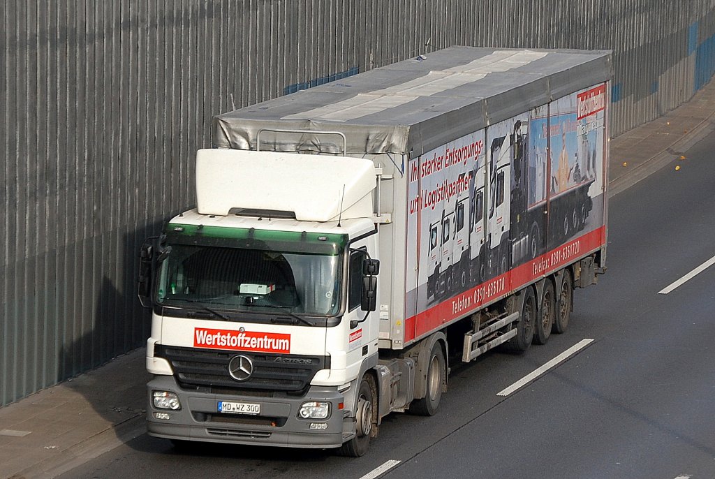MB ACTROS 1840? mit Auflieger der Fa. Werkstoffzentrum, 04.11.11 Berliner Stadtautobahn H�he Kaiserdamm.