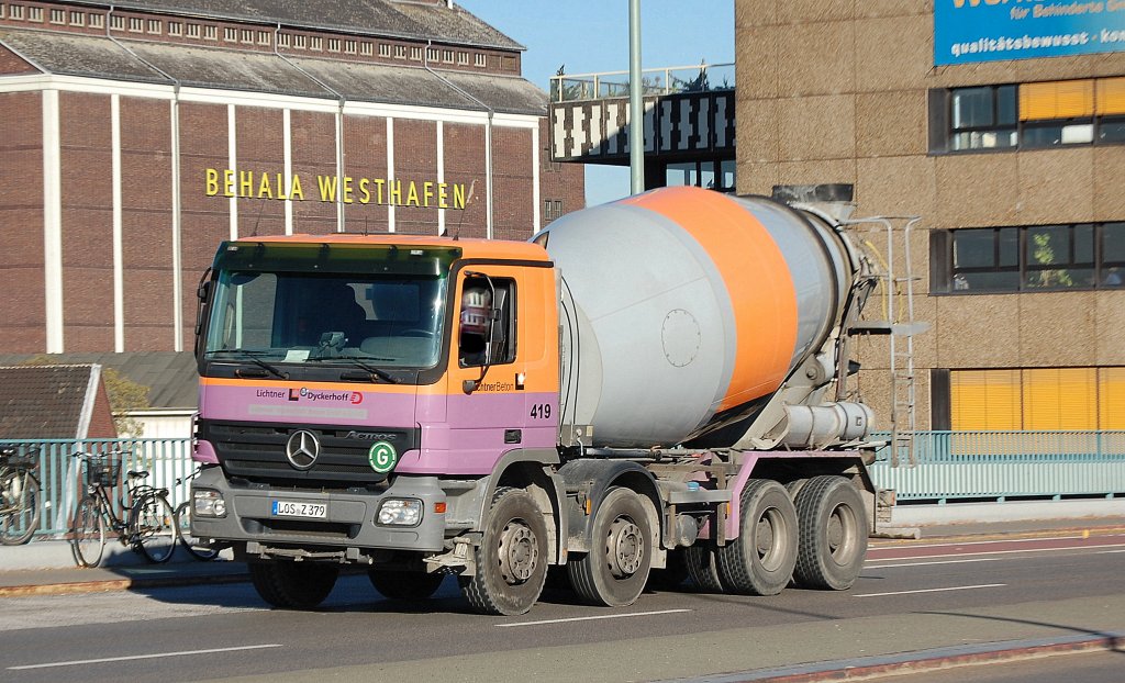 MB ACTROS Betonmischer der Fa. Lichtner/Dyckerhoff, 18.10.12 Berlin Putlitzbr�cke.