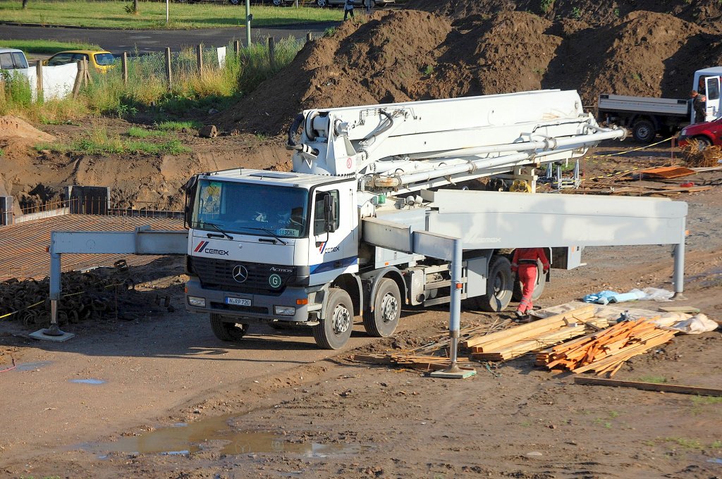 MB ACTROS Betonpumpem-LKW der Fa. CEMEX am 25.06.12 Berlin-Pankow.