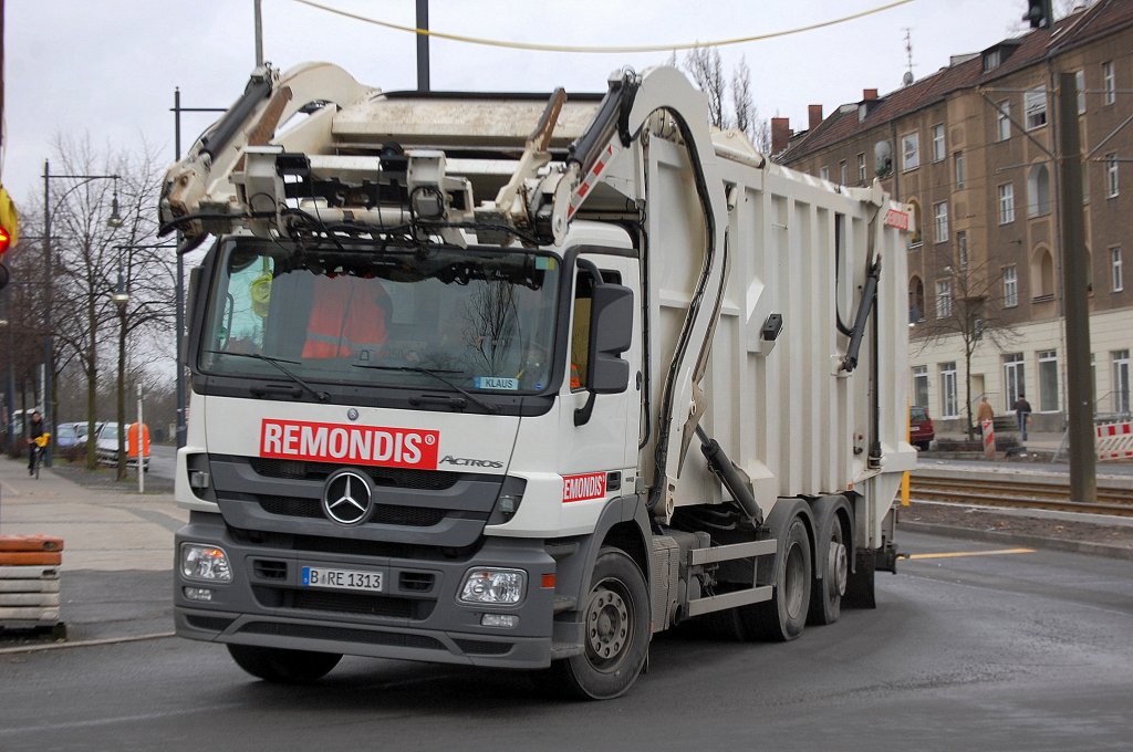 MB ACTROS M�llentsorgungsfahrzeug der Fa. REMONDIS, 20.01.11 Berlin-Pankow.