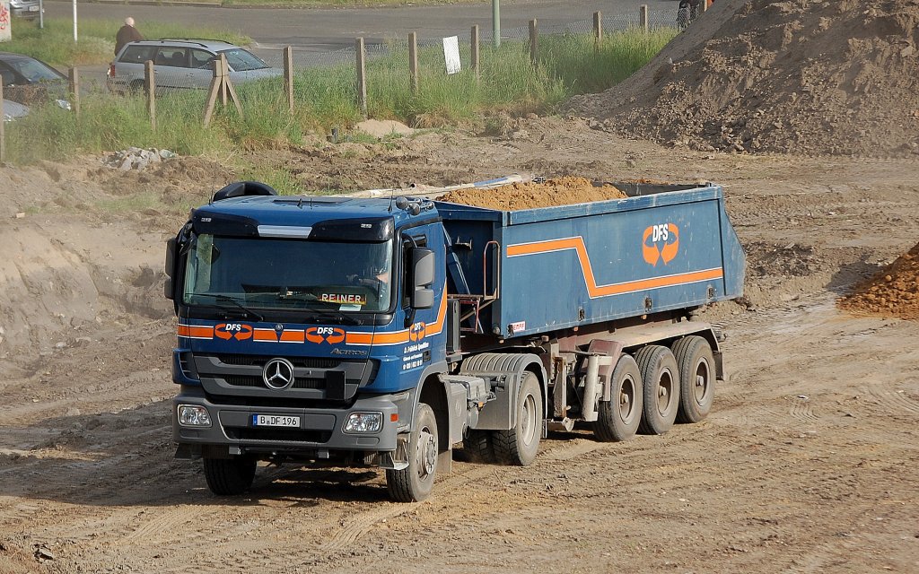MB ACTROS Sattelkipper der Fa. DFS, 22.05.12 Berlin-Pankow.