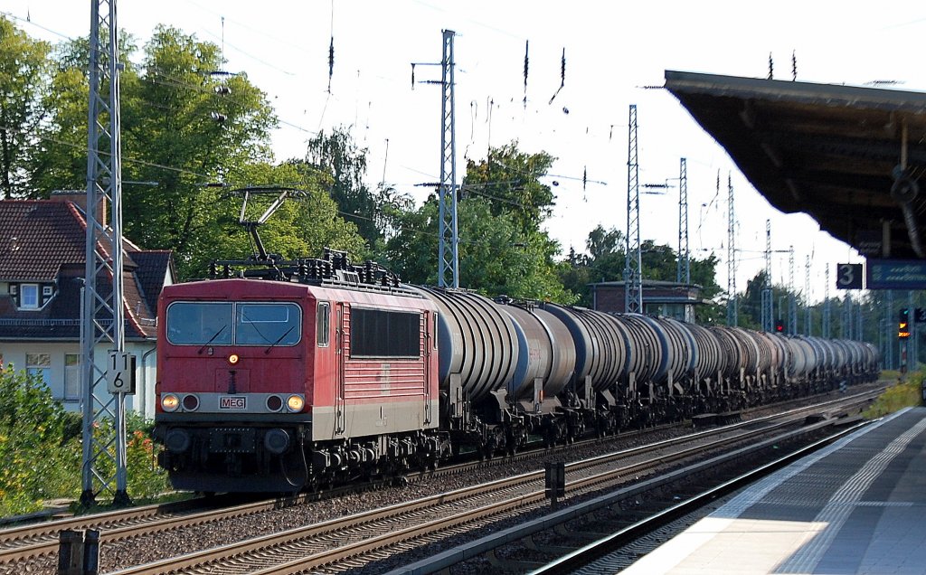 MEG 707 (91 80 6155 230-6 D-MEG) mit Kesselwagenzug Richtung Bernau, 14.08.12 Berlin-Karow.