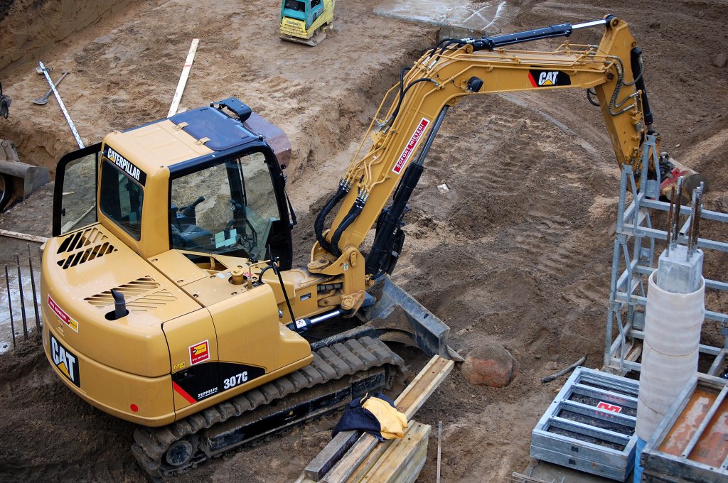 Mini-Raupenbagger Cat 307C, 17.01.08 Baustelle neben dem S-Bhf. Berlin Hermannstr. 