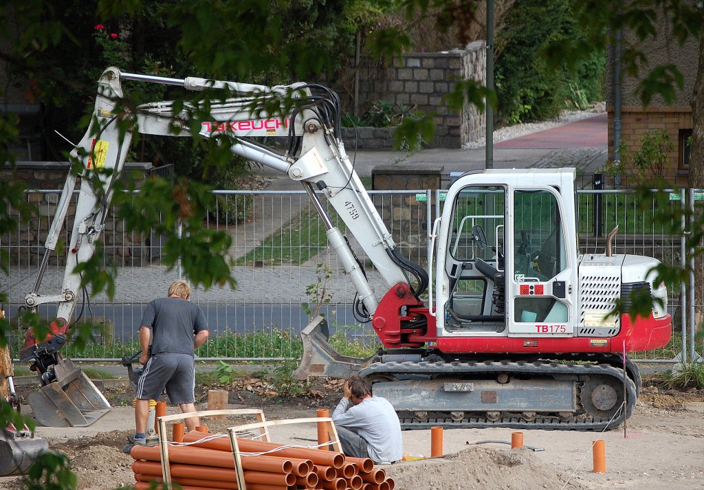 Minibagger TAKEUCHI TB175, 12.08.09 Berlin-Karow. 
