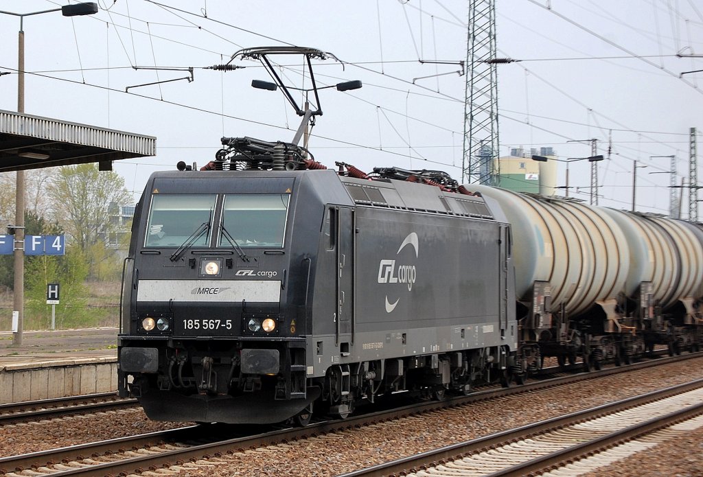 MRCE Leasinlok 185 567-5 (91 80 6185 567-5-D-DISPO) von CFL Cargo Deutschland mit Kesselwagenzug am 25.04.12 Bhf. Flughafen Berlin-Sch�nefeld.