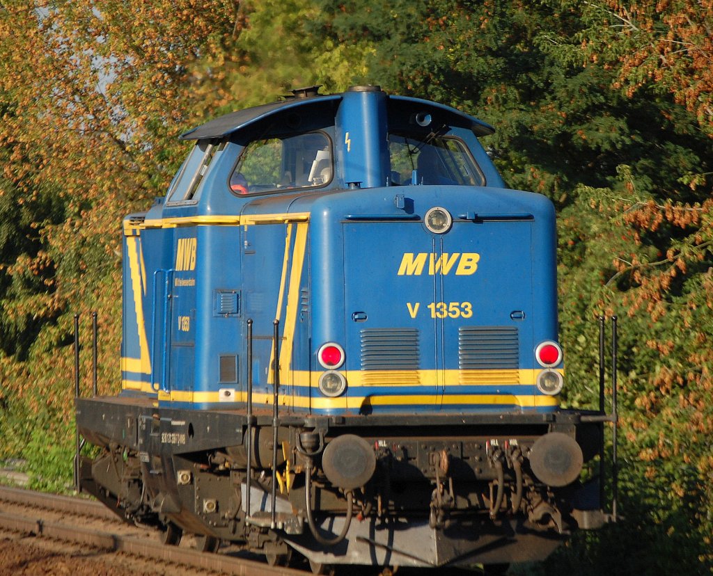 MWB V 1353 (92 80 1213 338-7 D-MWB, Bj.1966) auf Leerfahrt Richtung Bernau, 08.09.09 Berlin-Karow.