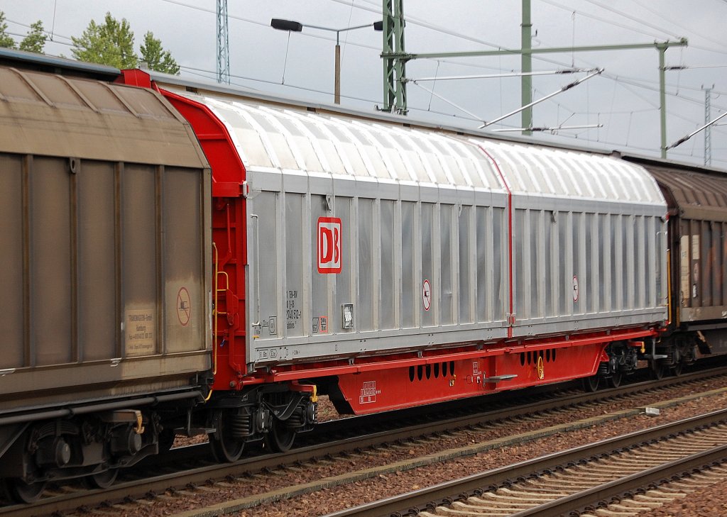 Neuer Schiebewandwagen der DB vom Typ Habbiins 352 mit der Nr. 31 TEN-RIV 80 D-DB 2740 512-1, 18.08.10 Bhf. Flughafen Berlin-Sch�nefeld.
