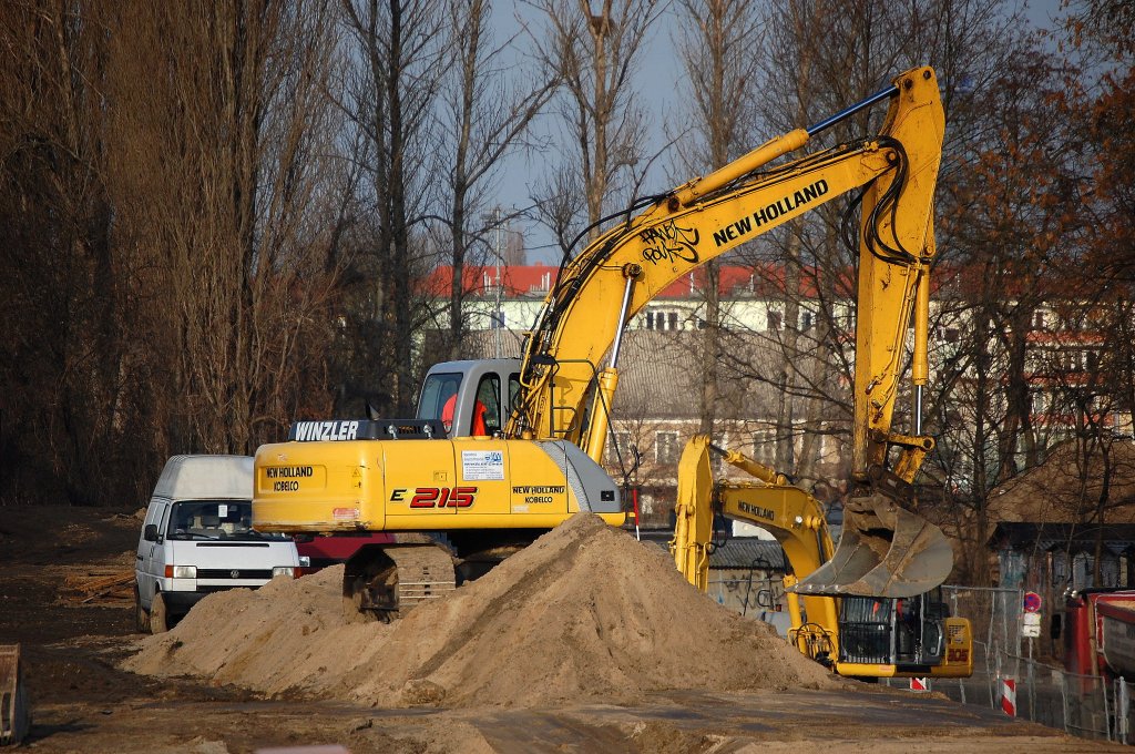 NEW HOLLAND E215 der Fa. WINZLER im Januar 2008 Gro�baustelle Neubau S-Bhf.Berlin-Baumschulenweg.