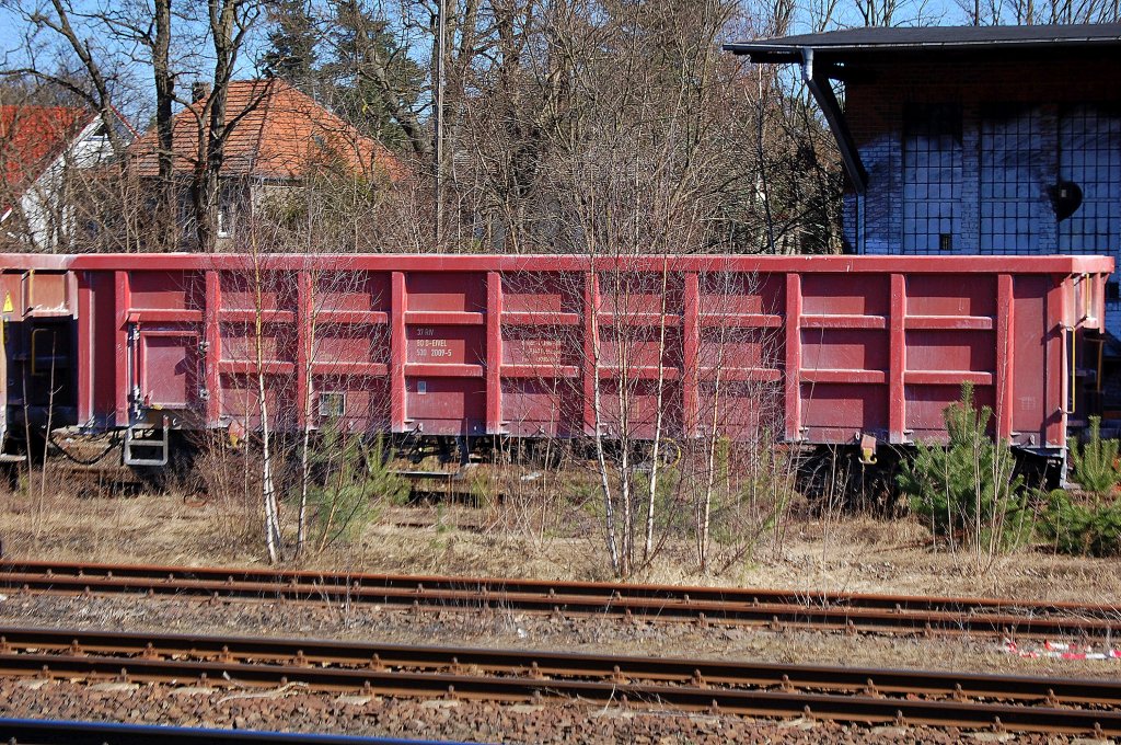 Offener G�terwagen der Fa. Eichholz Eivel GmbH eingestellt mit der Nr. 37 RIV 80 D-EIVEL 530 2009-5 Eanos am 19.03.11 abgestellt am Rande des S-Bhf. Birkenwerder.