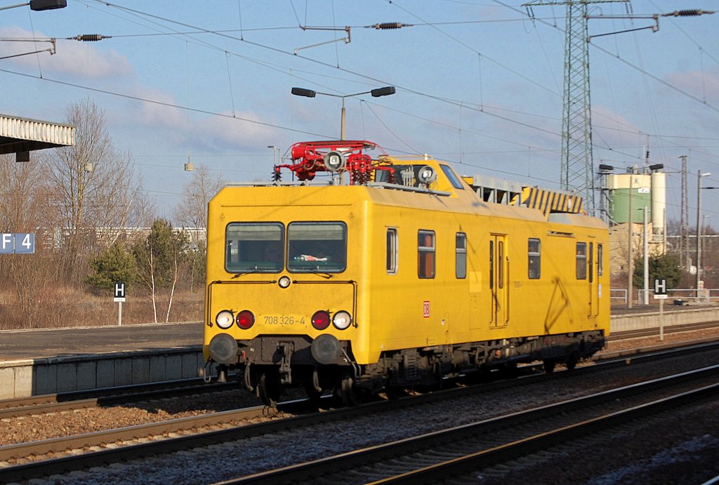 ORT 708 326-4 am 26.01.12 Bhf. Flughafen Berlin-Sch�nefeld.