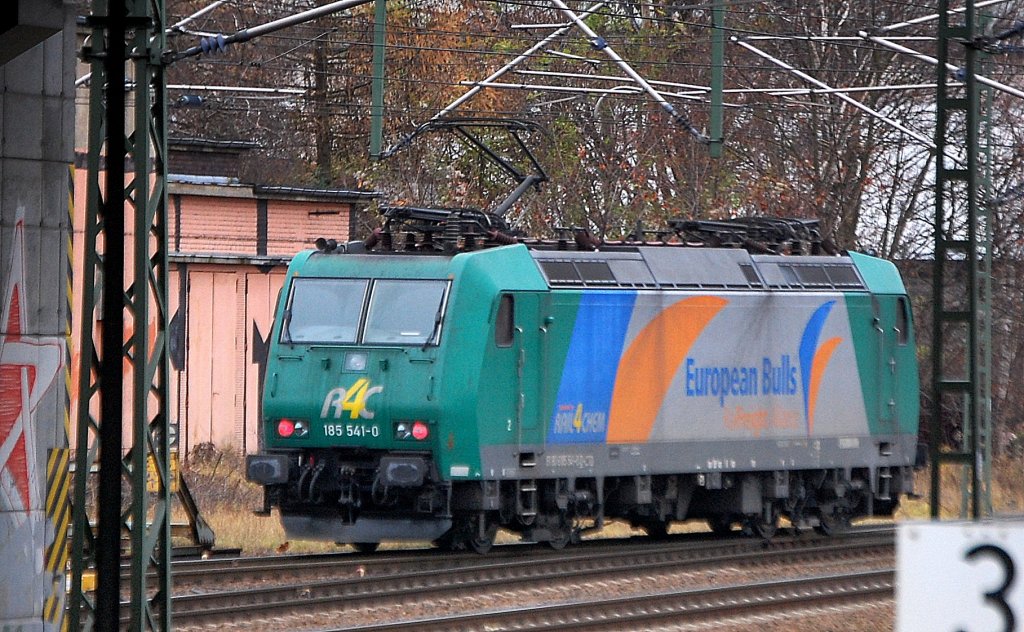 R4C 185 541-0 (91 80 6185 541-0 D-VC) Richtung Berlin-Jungfernheide, 03.12.11 Berlin-Beusselstr.