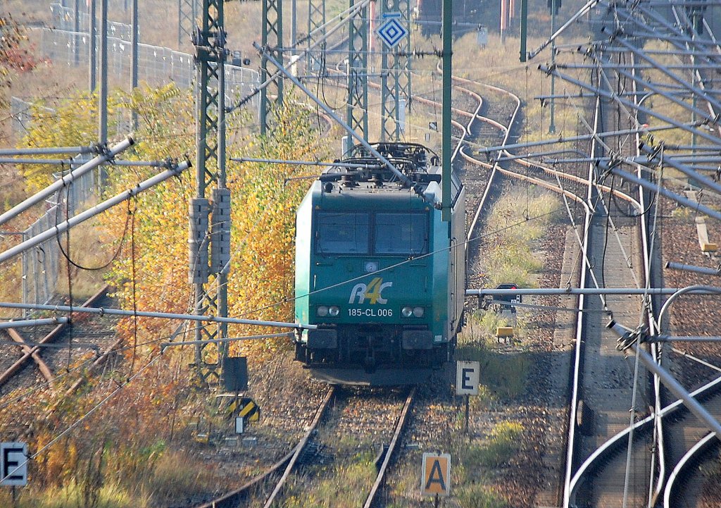 R4C 185-CL 006 (91 80 6185 506-3 D-CTD) pausiert gegen�ber dem Berliner Westhafen, 02.11.11 Berlin-Putlitzbr�cke.