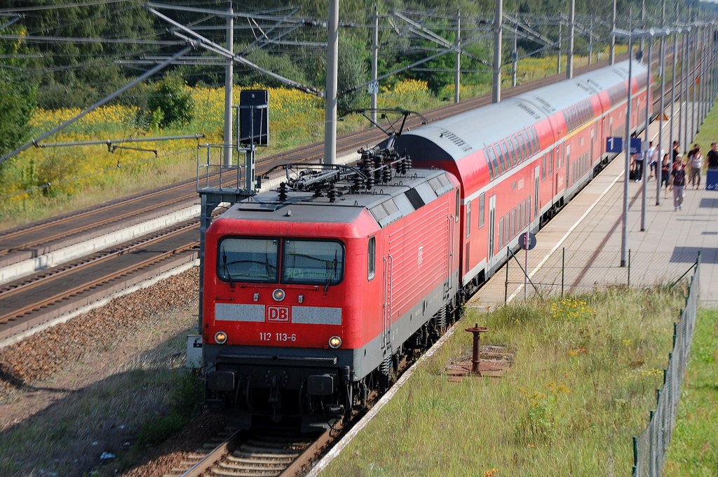 RE4 nach Rathenow mit 112 113-6 im Bhf. Elstal.