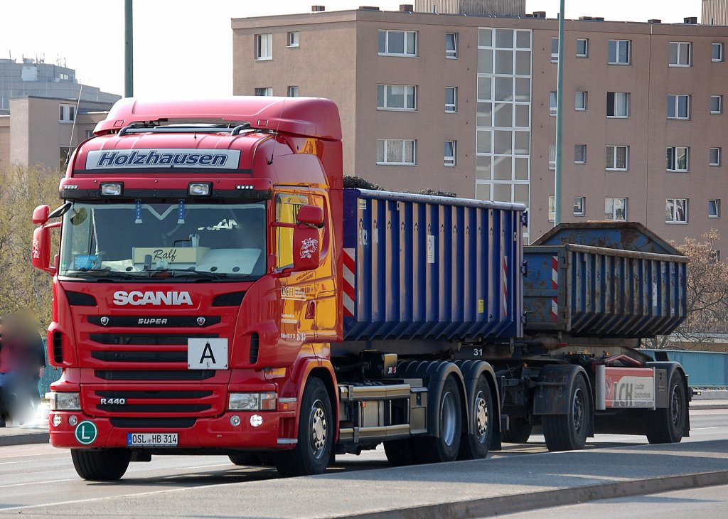 SCANIA R440 Abrollkipper + H�nger der Fa.Holzhausen, 22.04.13 Berlin-Putlitzbr�cke. 