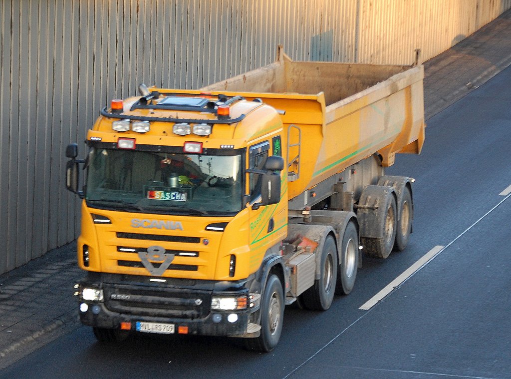 SCANIA R580 PS Zugmaschine als Sattelkipper einer Brandenburger Firma, 10.01.11 Berliner Stadtautobahn H�he Knobelsdorffstr.