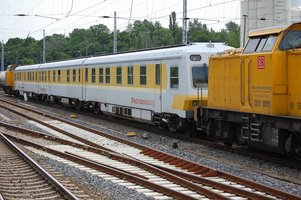 Schienenpr�fzug 1 (719 101-8/719 102-5) der DB Netz Instandhaltung zwischen den Loks 203 308-2 und 203 301-7 am 02.07.12 Berlin Greifswalder Str. 